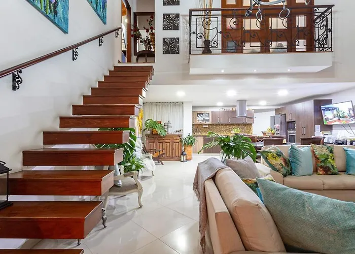 Edificio Santo Tomas By Morada Bros.