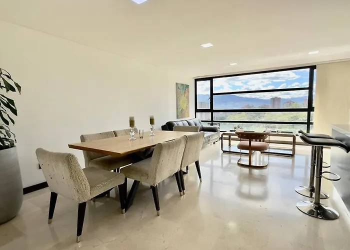 502 El Poblado: Beautiful & Ample Space For Families