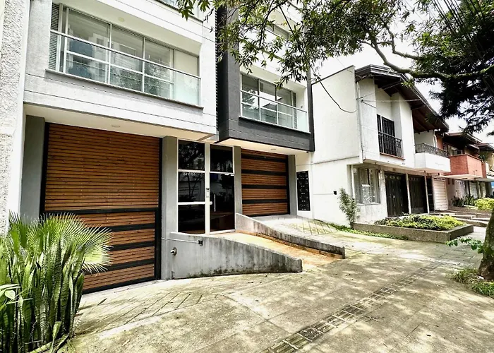 Apartamento Moderno En Conquistadores, Excelente Ubicacion