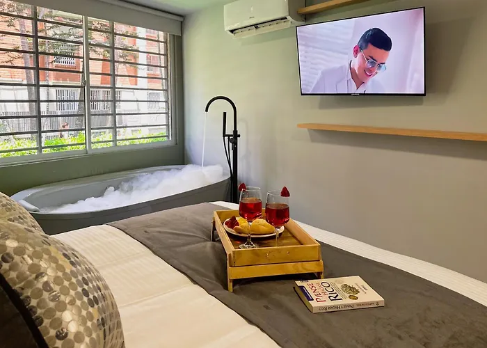 Elegante Loft En Medellin Con Banera Y Aire 1-01