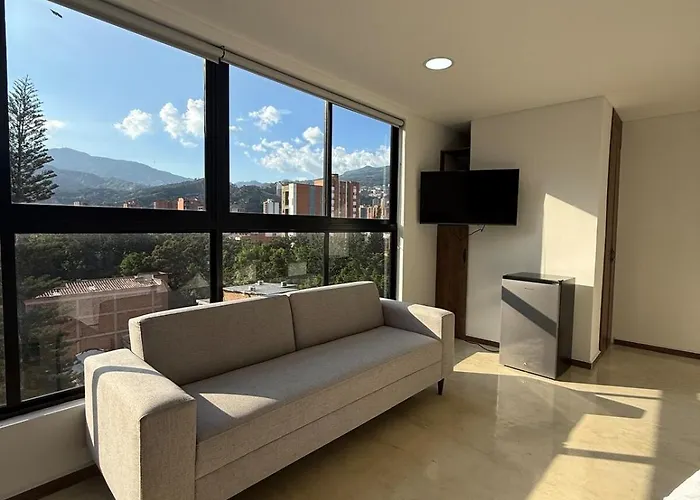 Laureles Suite 702 Faro 78 Queen Bed Con Aire