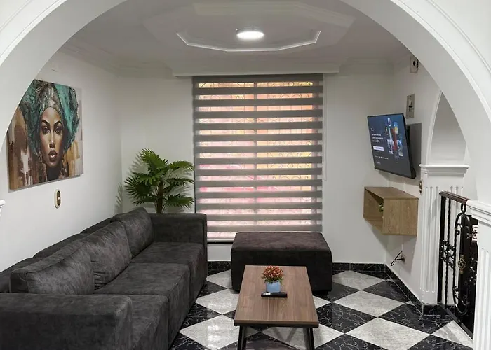 Hermoso,Amplio Y Central Apartamento En Medellin