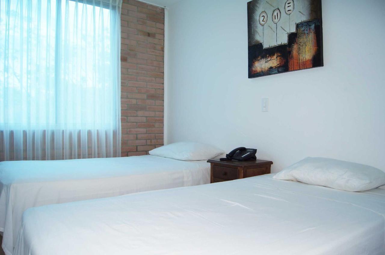 Apartahotel Montes *