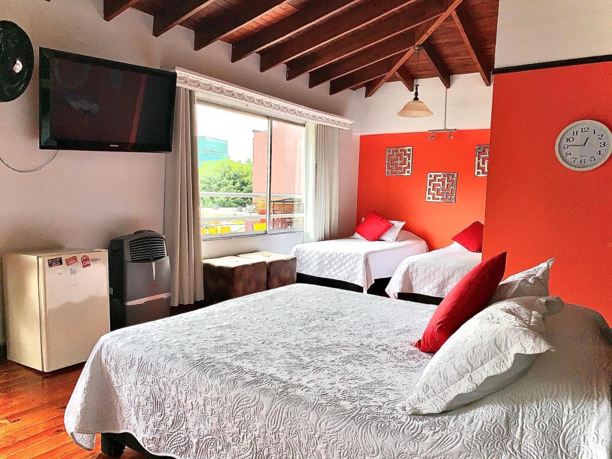Lleras Premium #1 Hotel