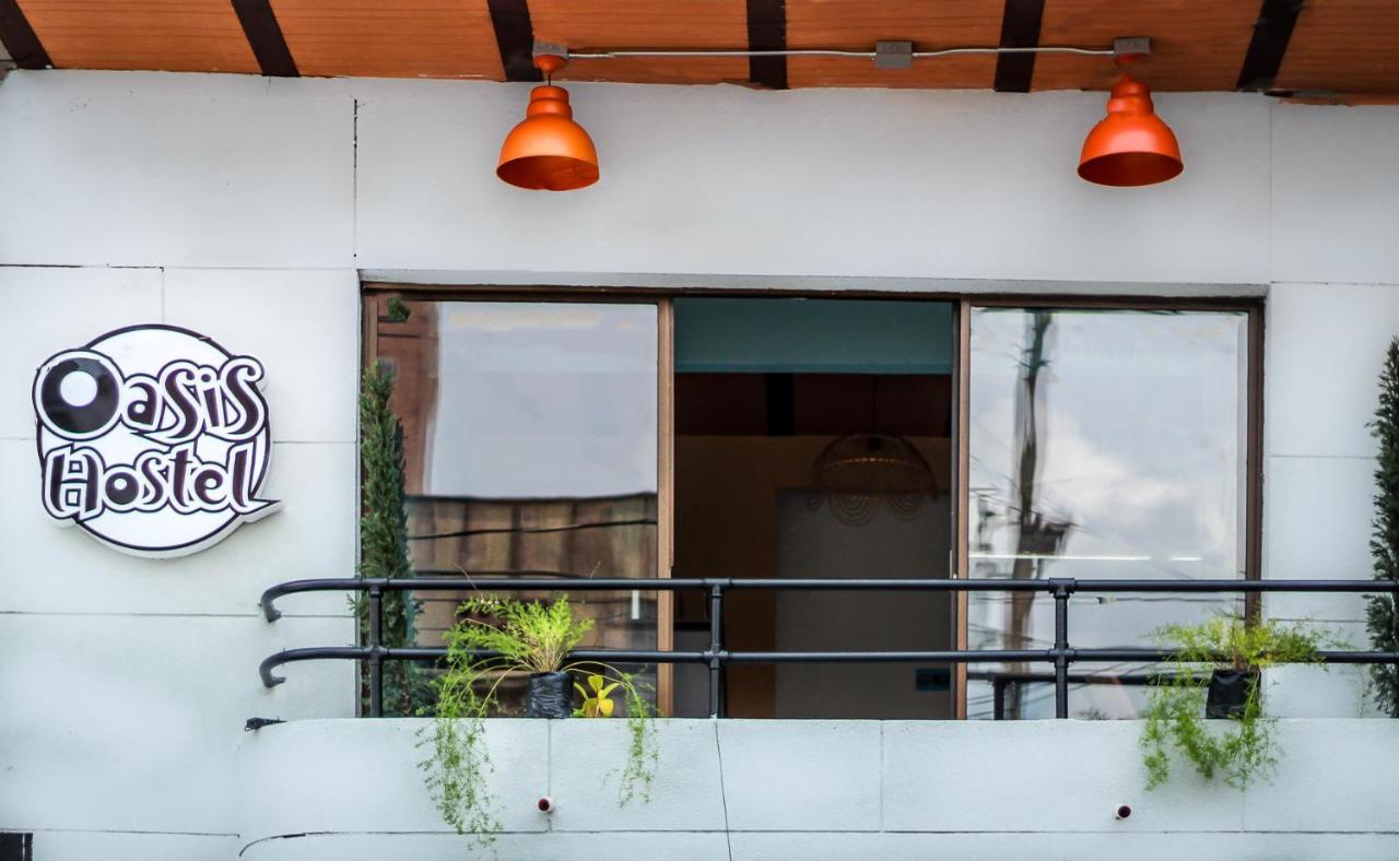 Oasis Hostal *