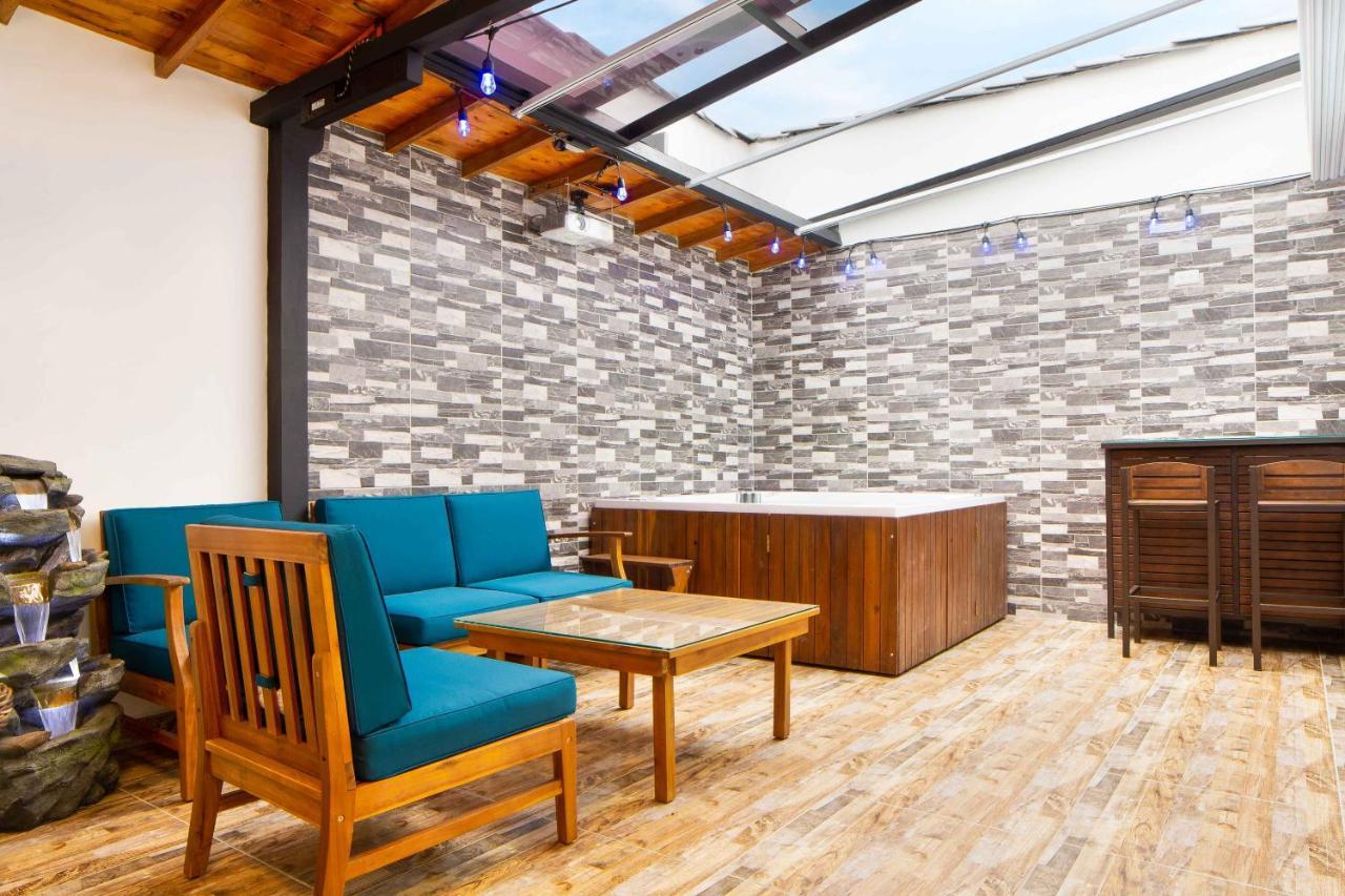 Miracle Aparthotel Medellin