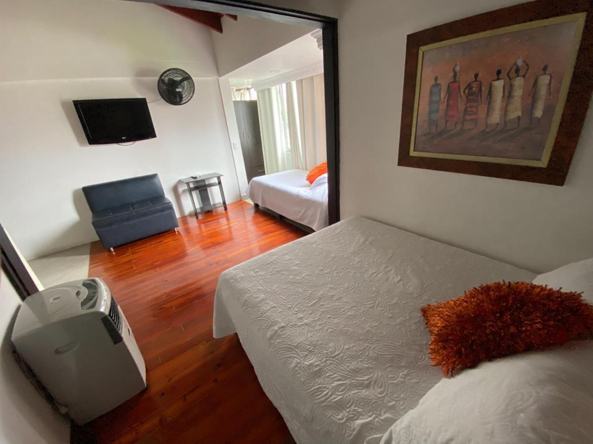 Lleras Premium #1 Hotel 3*