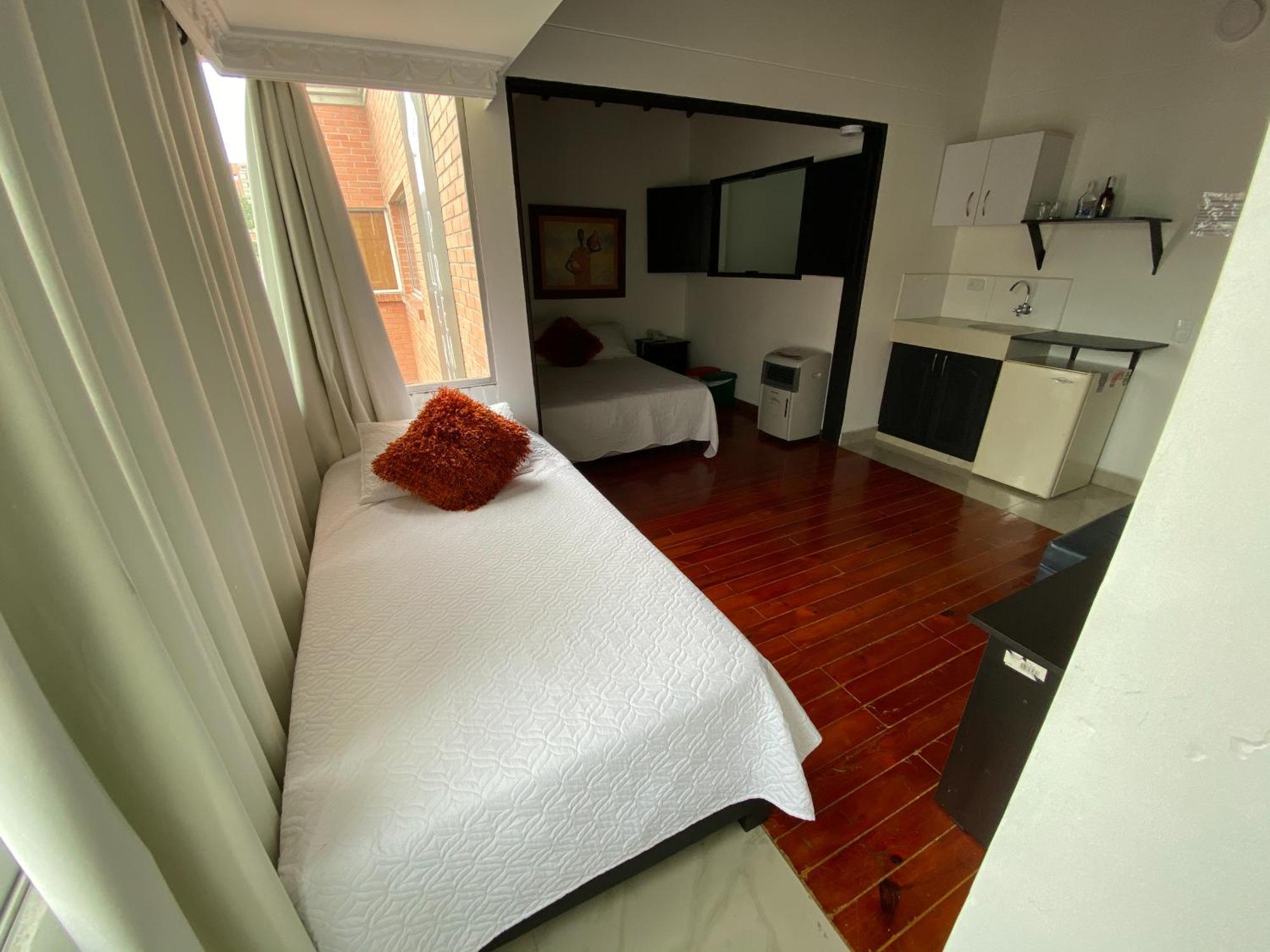 Lleras Premium #1 Hotel