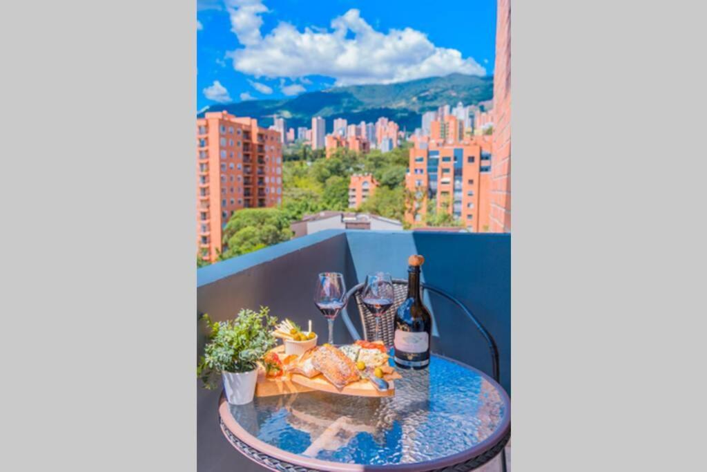 Beautiful Ultrafast Internet /el Poblado Medellín
