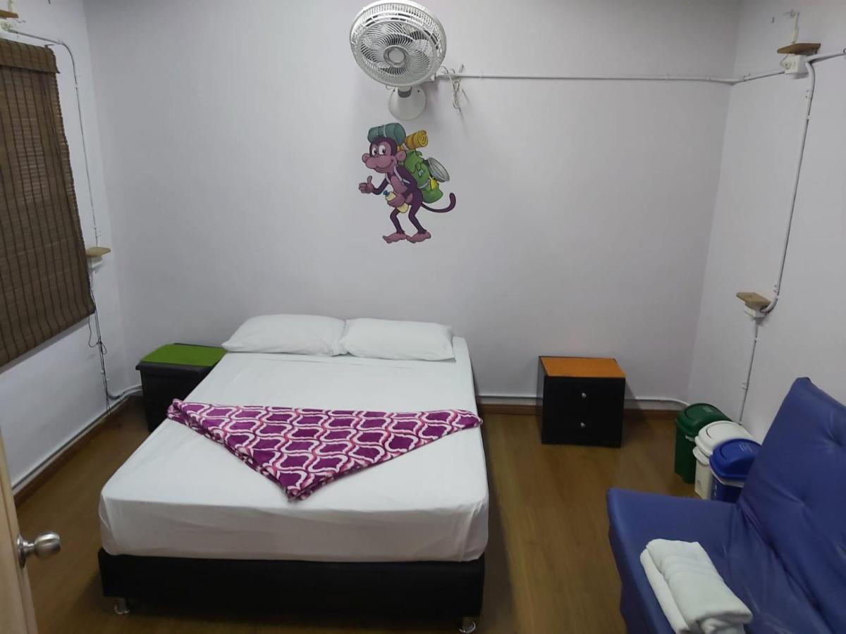 Purple Monkey Hostal