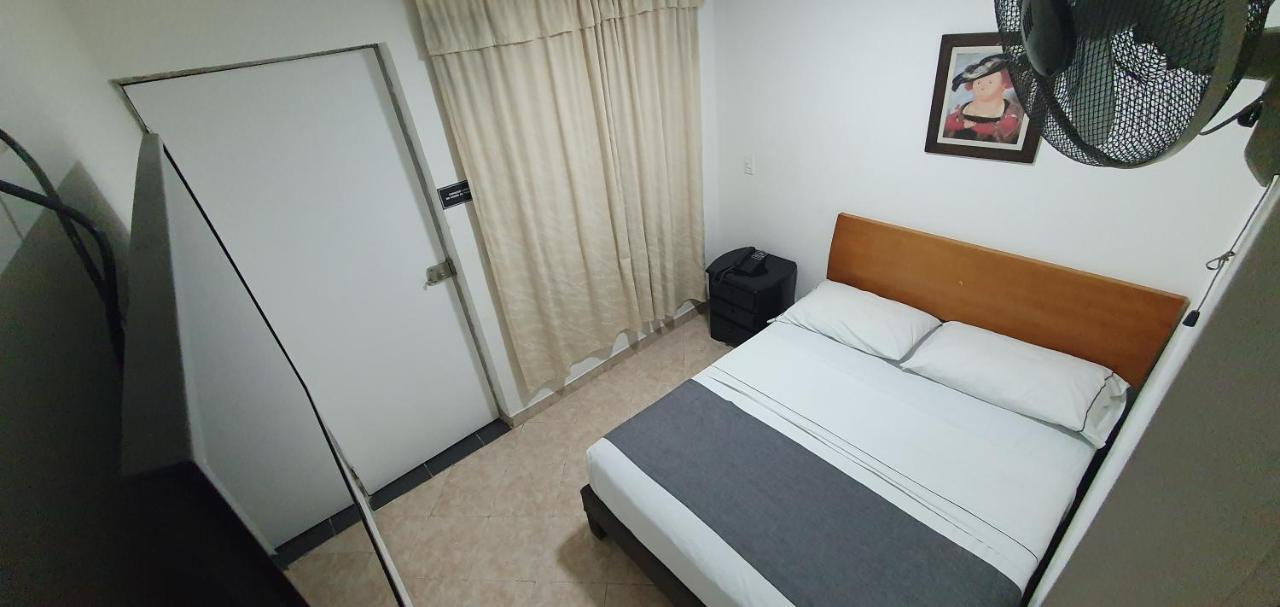 Hotel Gran Imperio 3*