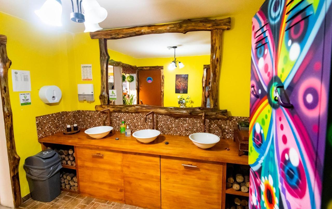 Hostal Adn Algo De Nosotros *