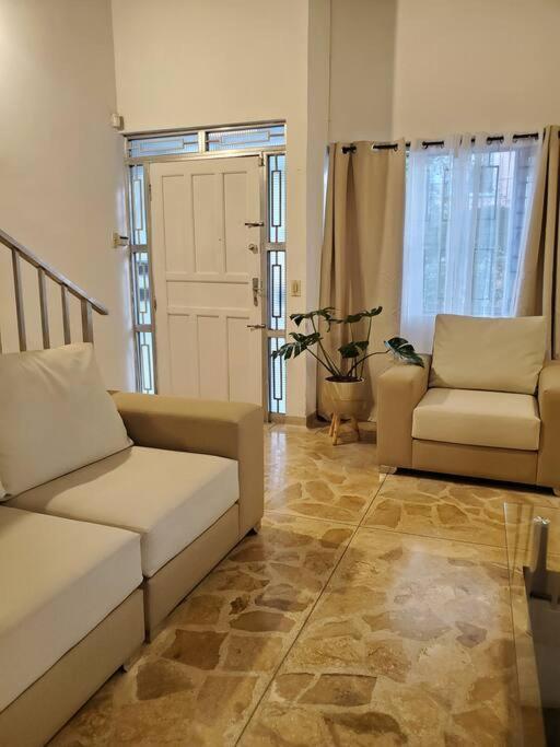 Private House 3bdr Private Entrance Garage 6 People