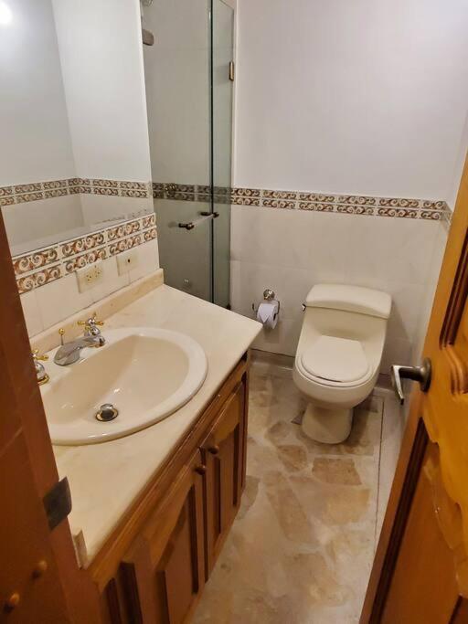 Сasa de vacaciones Private House 3bdr Private Entrance Garage 6 People *