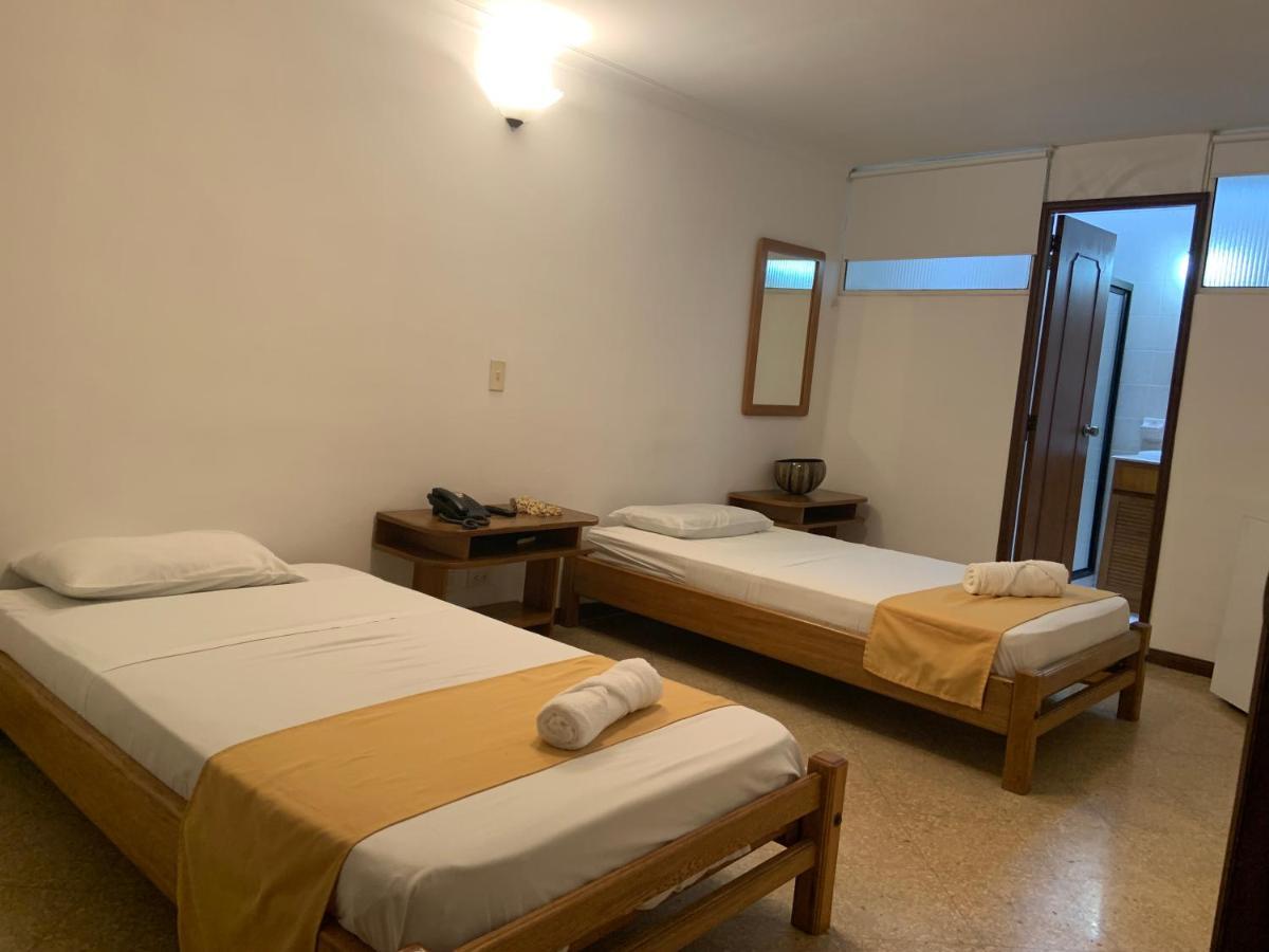 Hotel Casa Rosales 3*