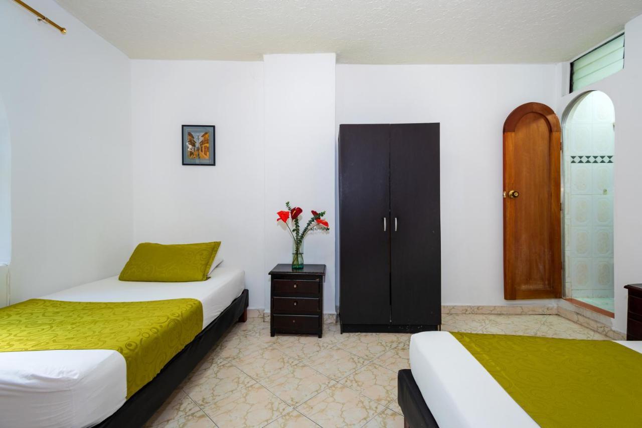 Ayenda 1234 Imperio 70 Hotel