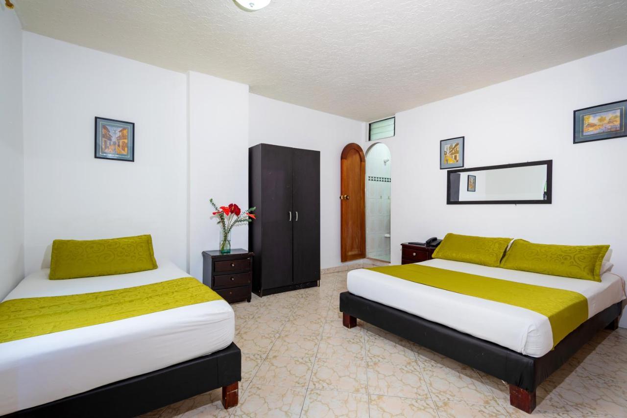 Ayenda 1234 Imperio 70 Hotel 3*