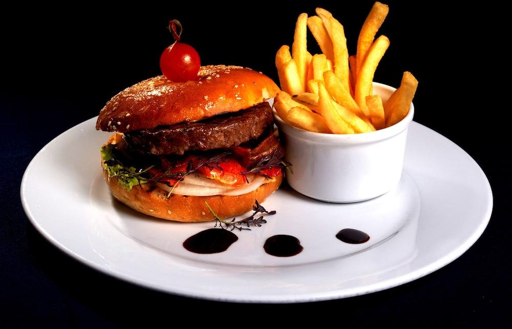 Hotel Dann Carlton 5*