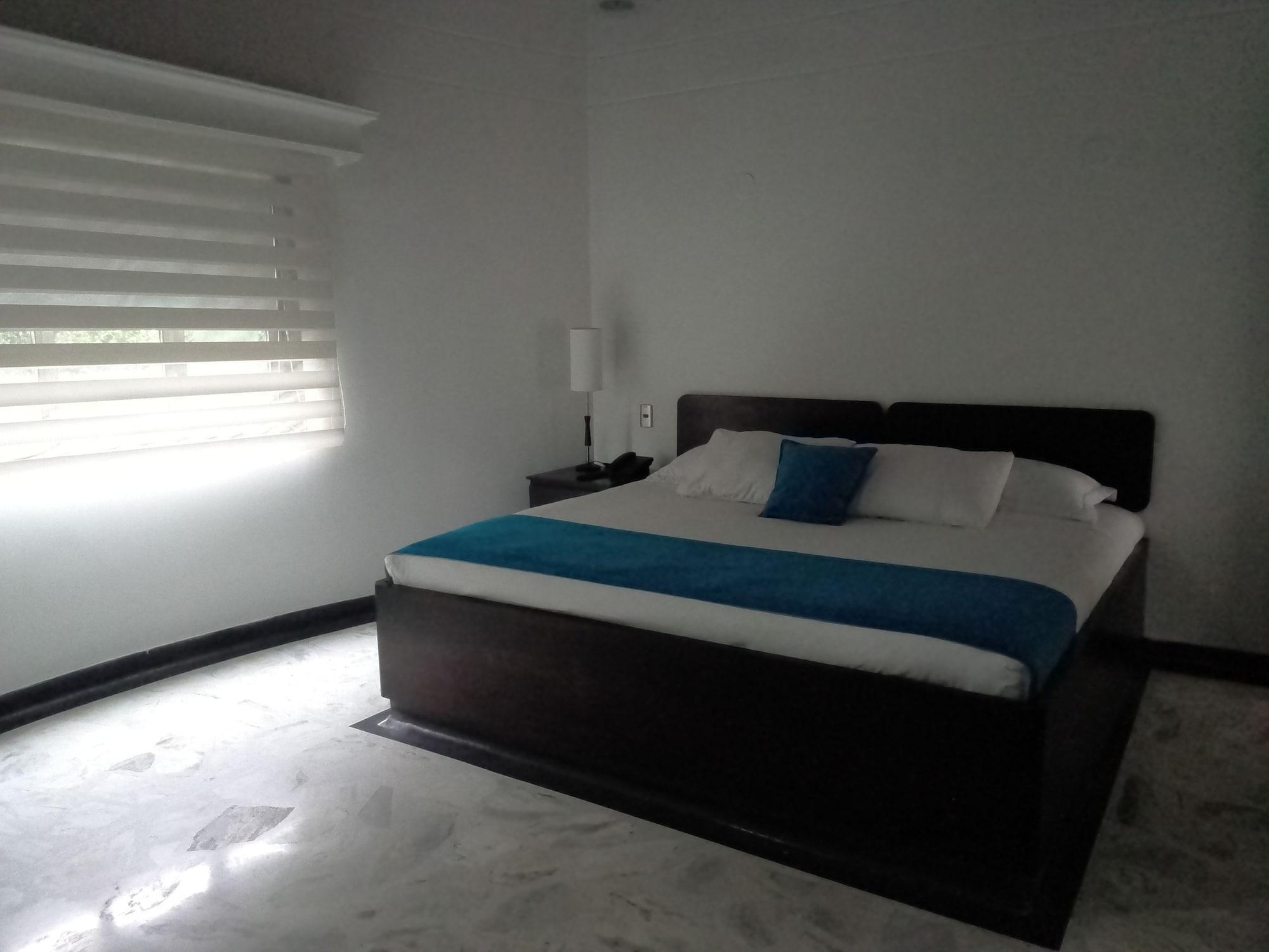 Hotel Calasanz Real 3*