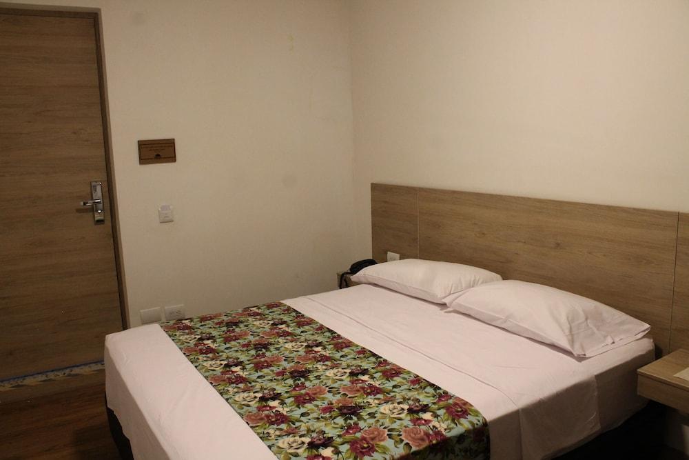 Poma Rosa 4*