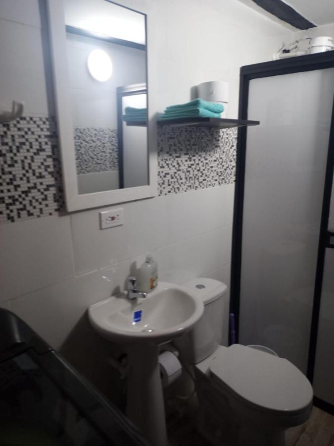Aparta Estudios Michelle En Robledo A 20 Minutos Del Centro Al Lado De La Universidad Esumer, Imprescindible El Pago De La Primer Noche Apartamento