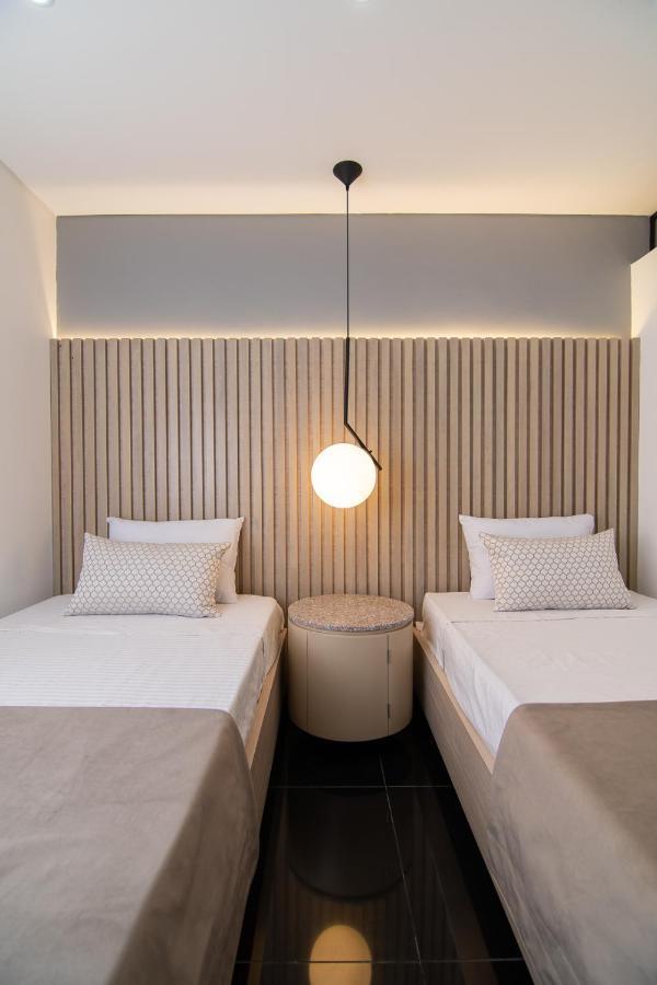 Zona A Hotel