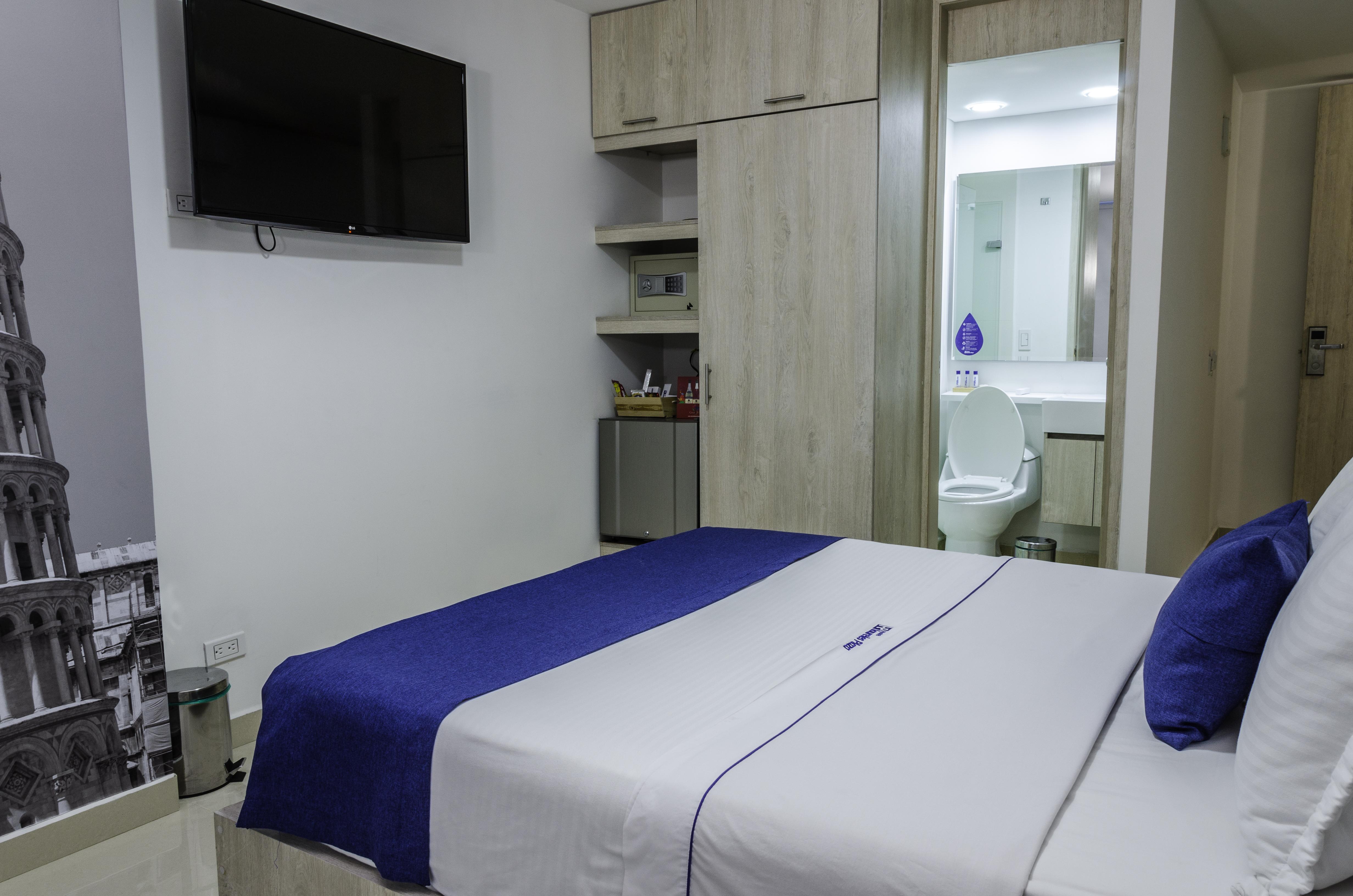 Hotel Laureles Plaza 4*