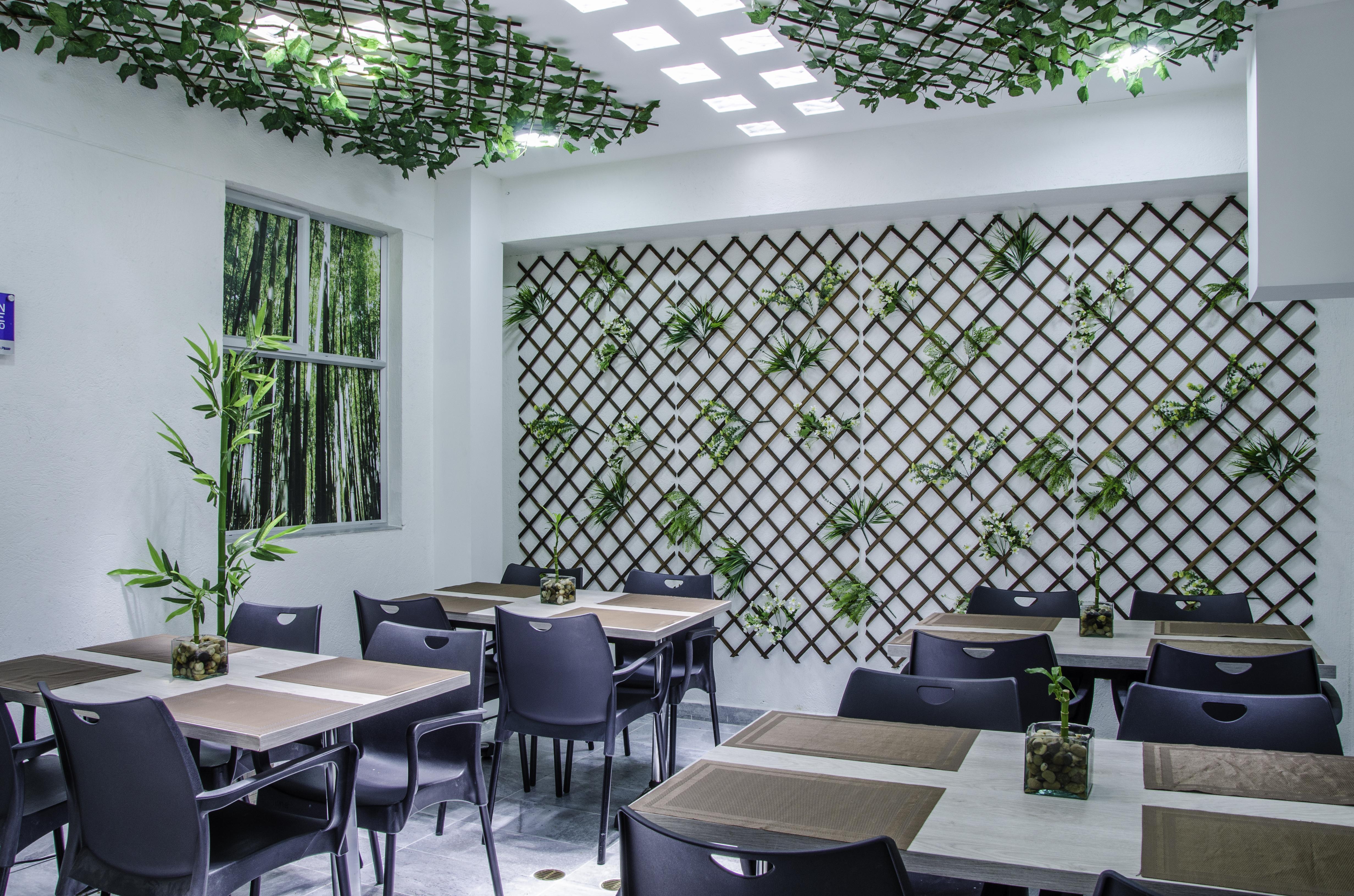Laureles Plaza Hotel 4*