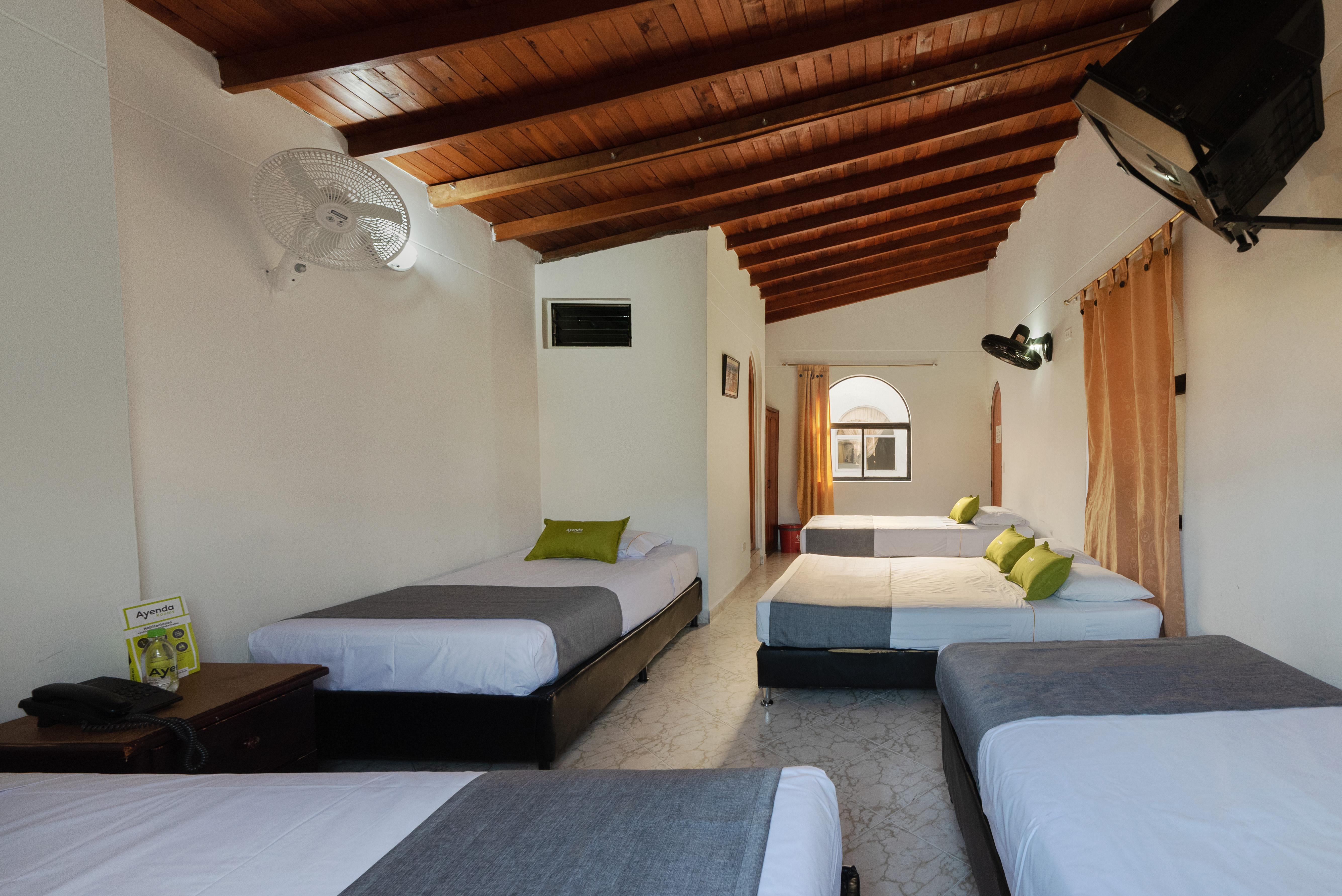Ayenda 1234 Imperio 70 Hotel 3*