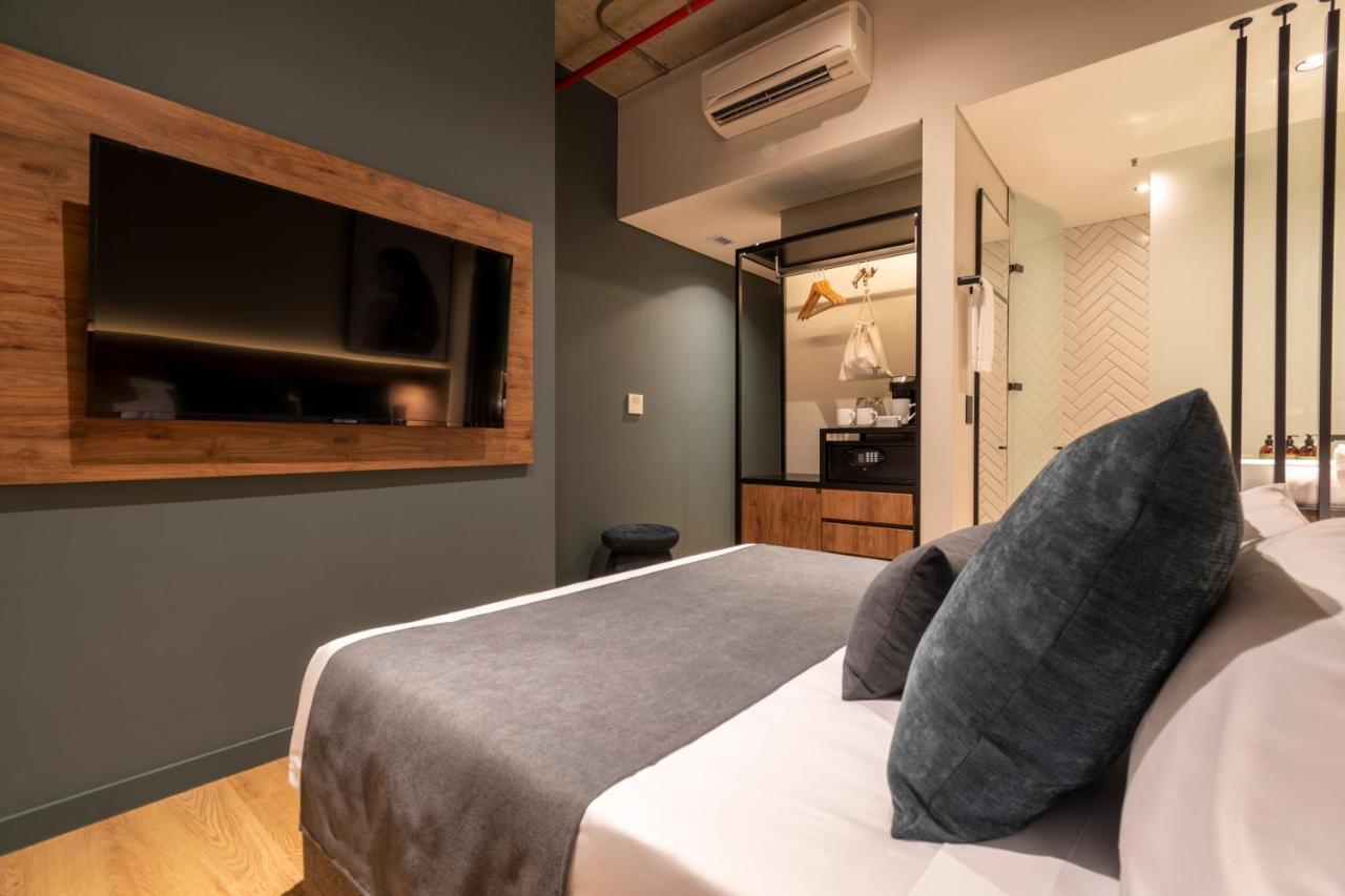 Hotel Hashtag 98