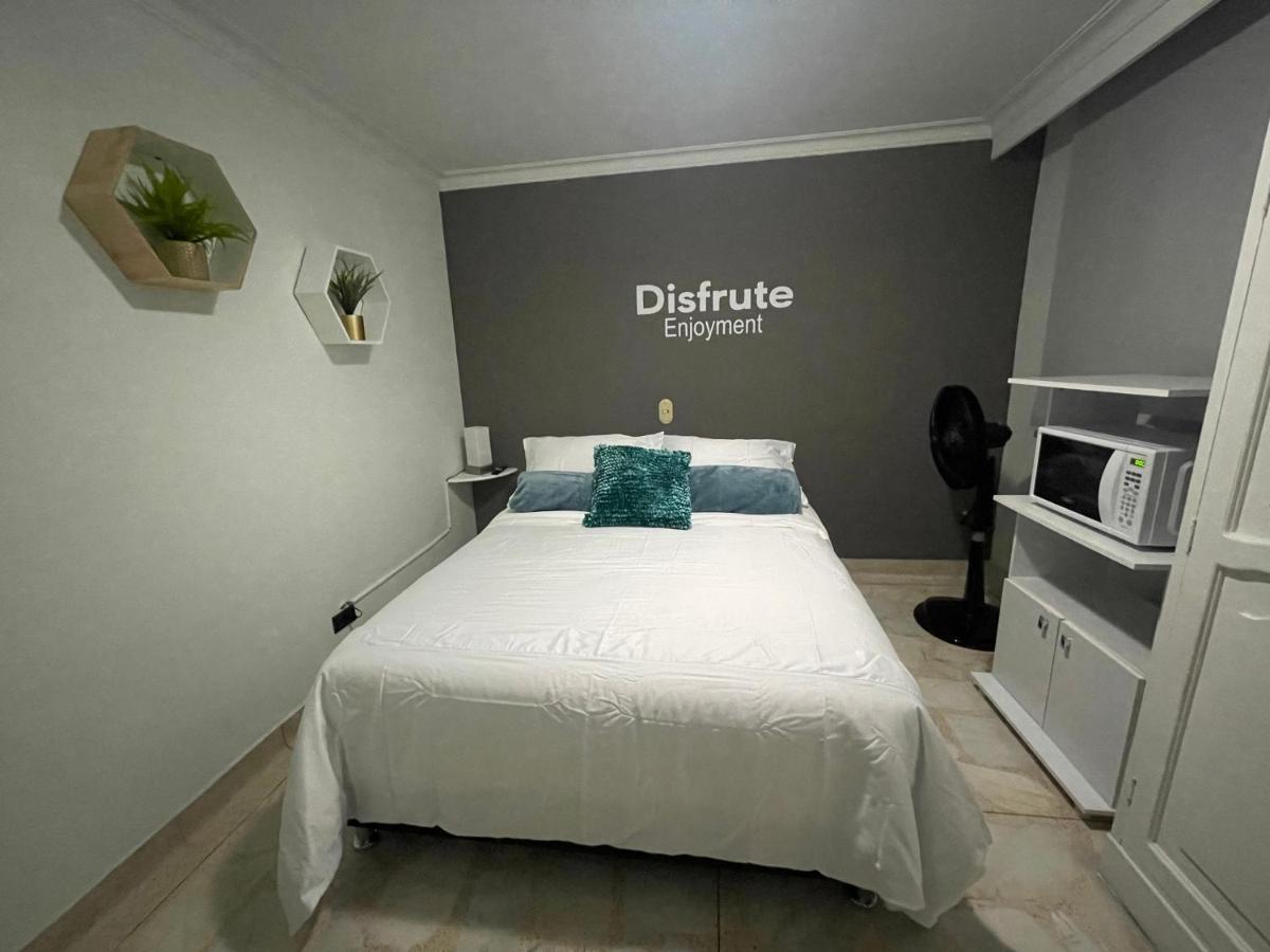 Nuevo Y Comodo Alojamiento Laureles, Habitación Privada Habitación en casa particular *