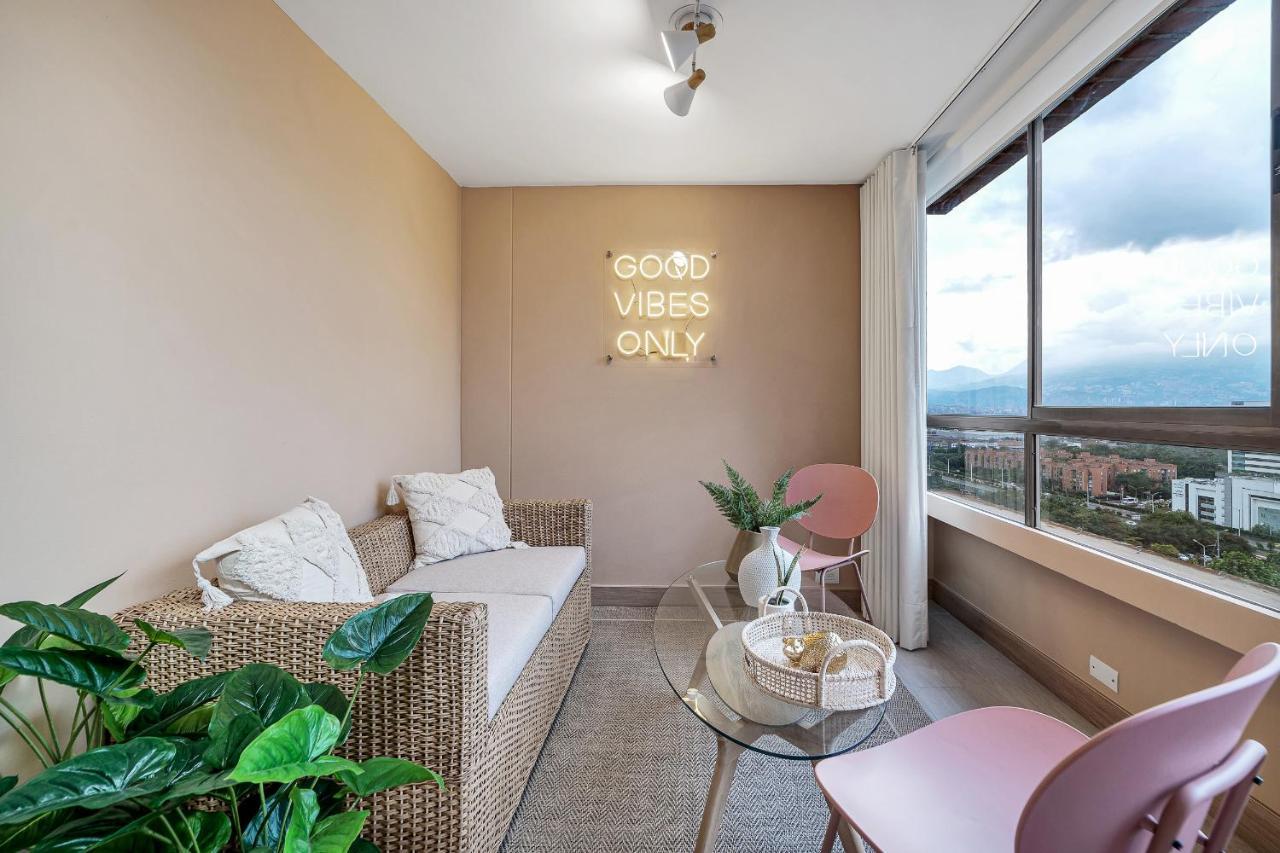 Aptos Alcazar Oviedo By Housy Host * Medellín