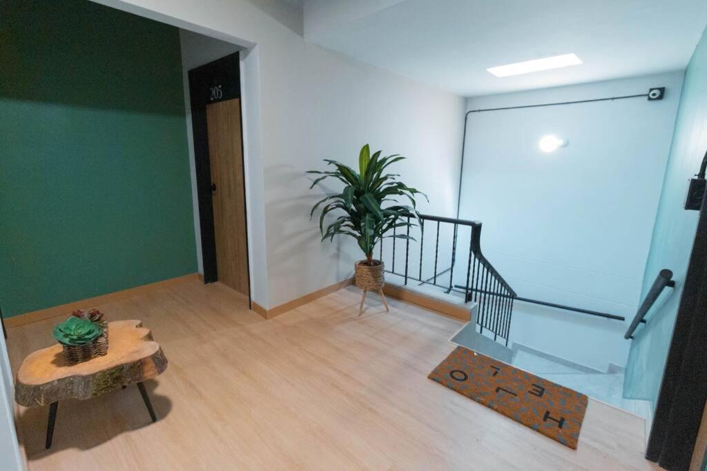 Arrendamiento Nuevo Con Balcon By Roots Nid202