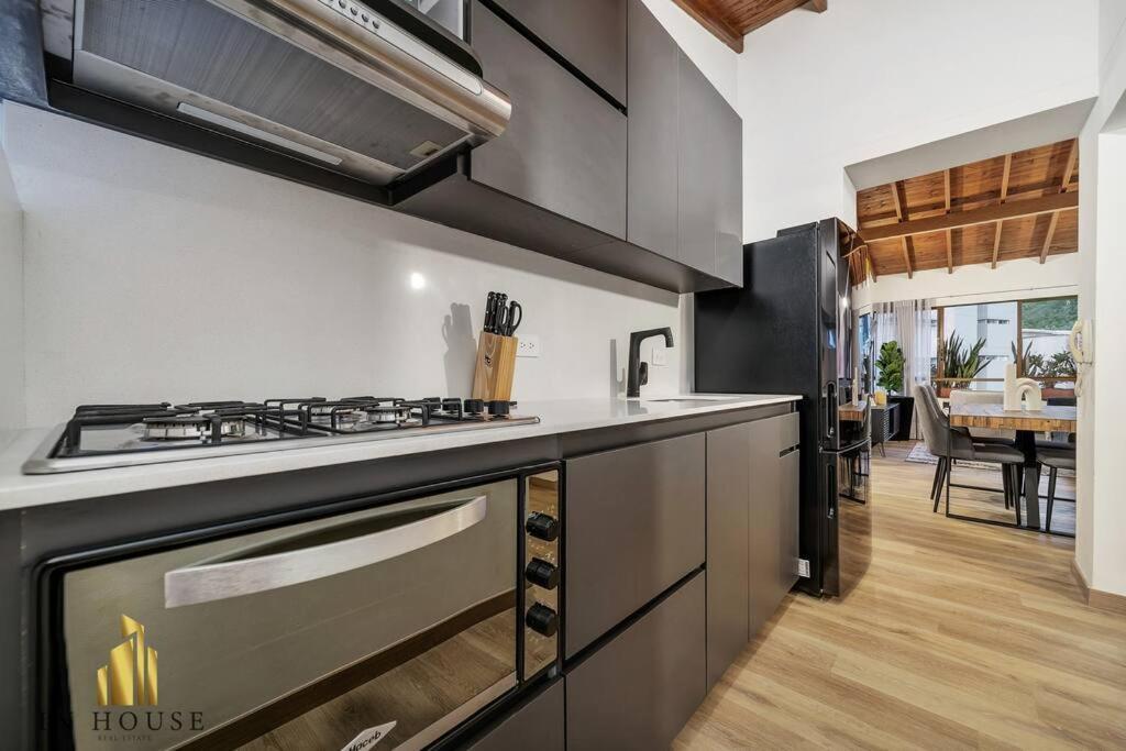 Ankara 802-beautiful Apt One Block From Provenza Apartamento Medellín