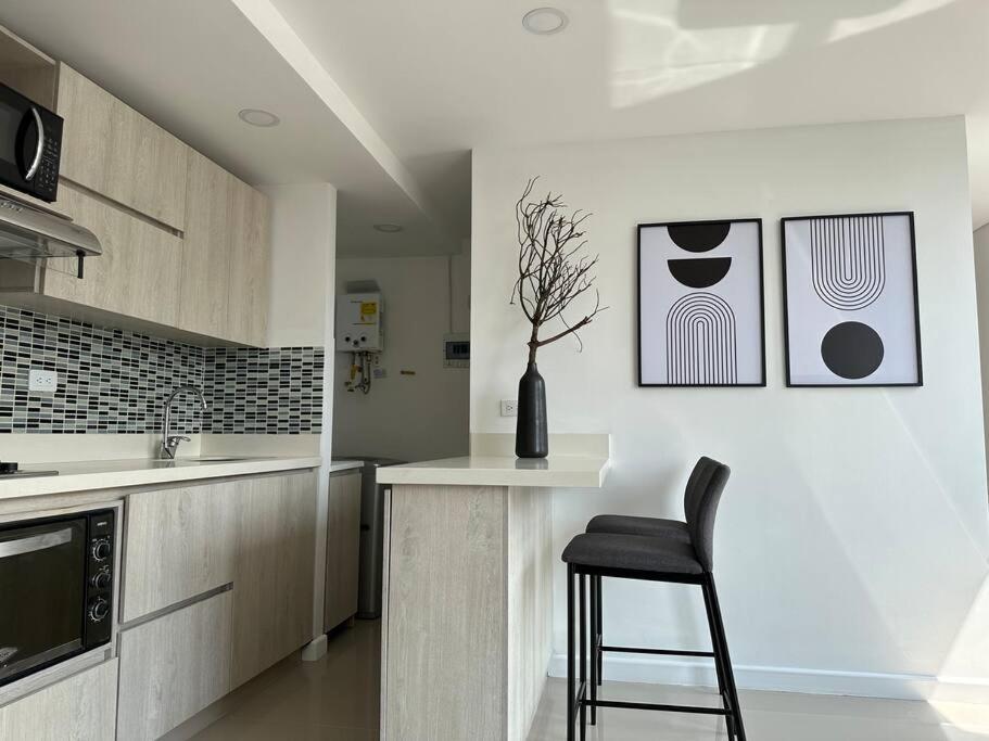 Apartamento Lujoso Apto En El Poblado-panoramica De La Ciudad! 1305