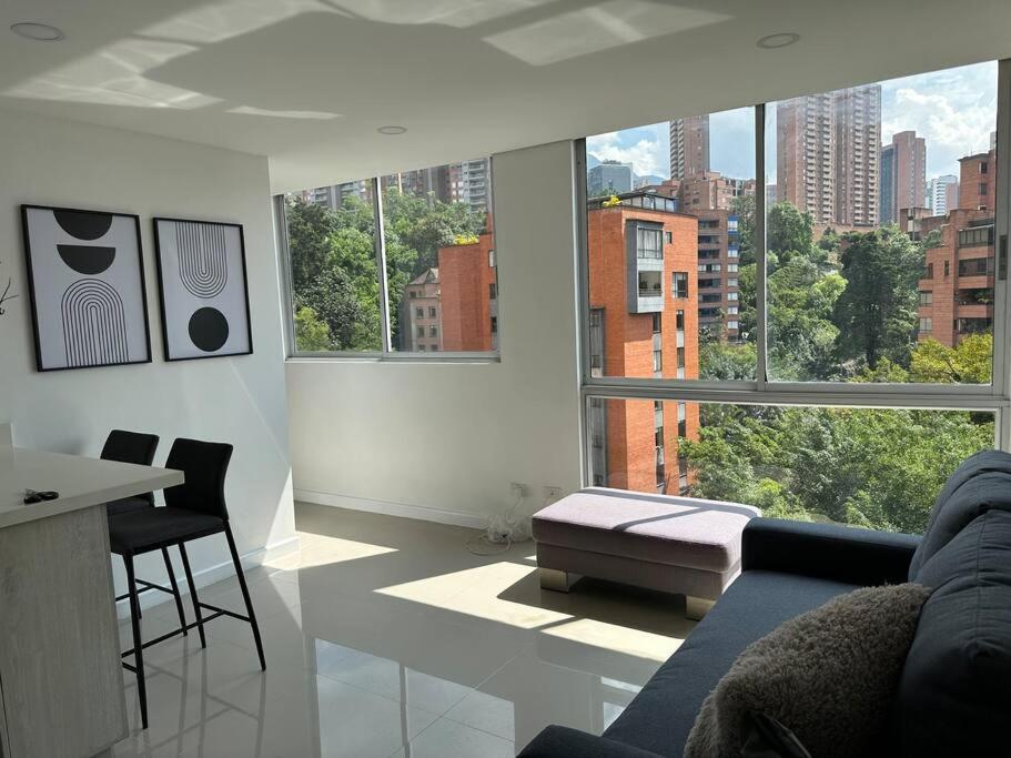 Lujoso Apto En El Poblado-panoramica De La Ciudad! 1305 * Medellín