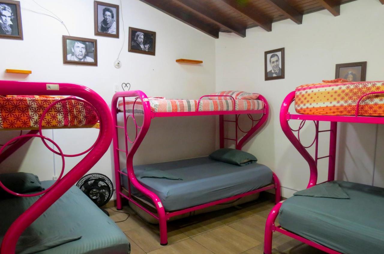 Casa Almarita Pensión *