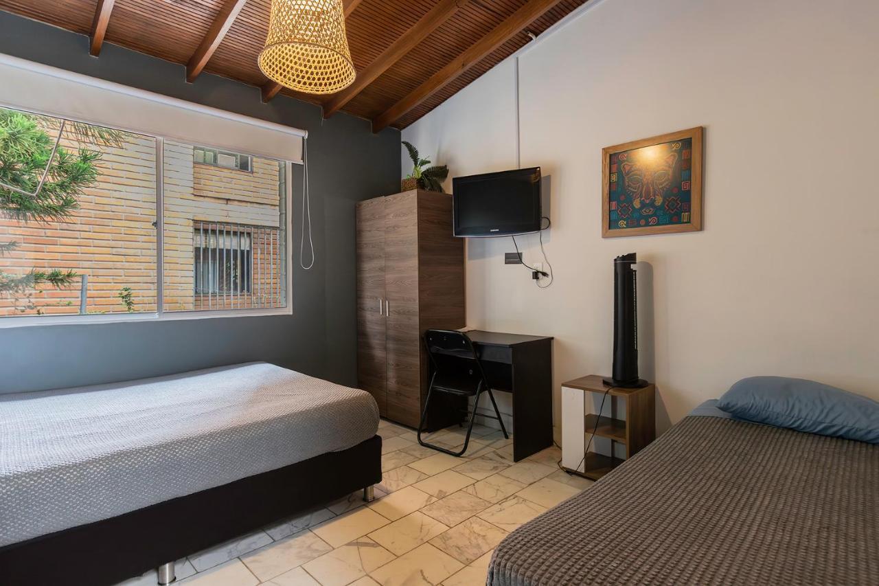 Hostal Living *