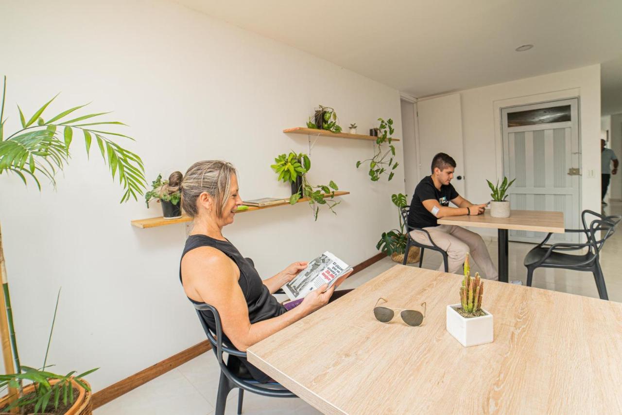 Tu Refugio Acogedor En El Corazon De Medellin Hab Privada A Habitación en casa particular