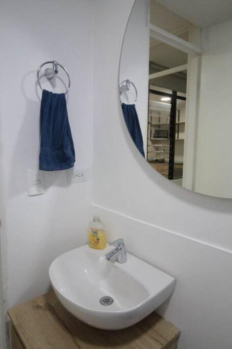 Apartment Aparta Estudio Cerca Al Parque Lleras M202 By Roots