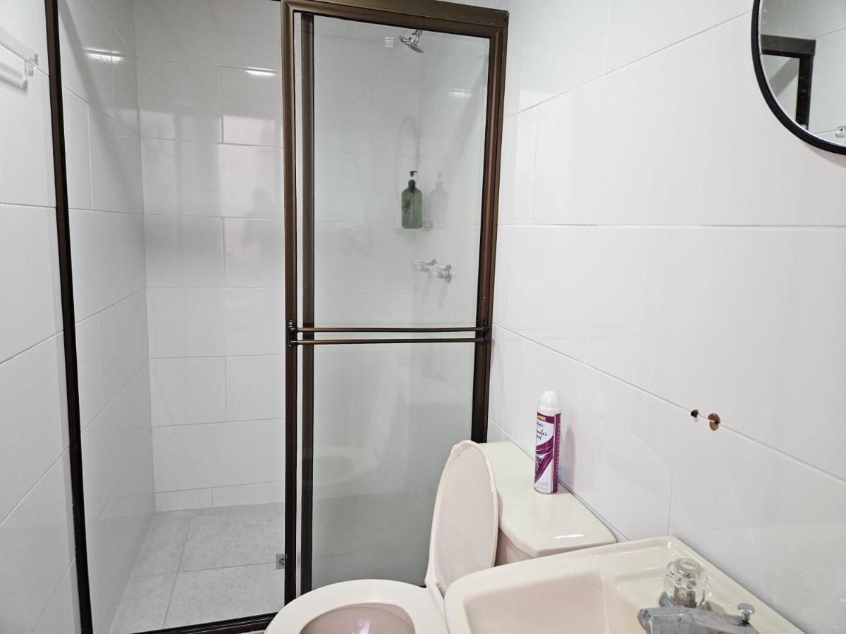 Apartamento Beautiful Three-bedroom With Garden In El Poblado Medellín