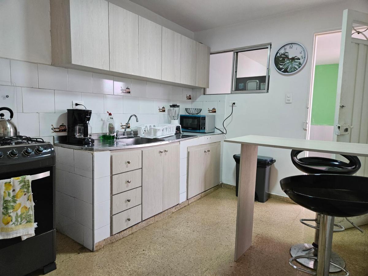 Apartamento Beautiful Three-bedroom With Garden In El Poblado Medellín