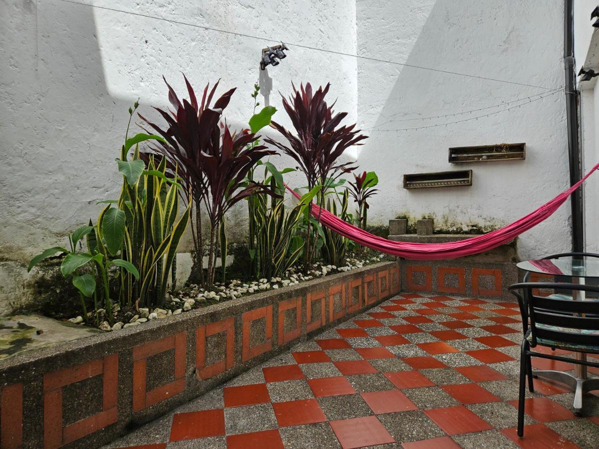 Beautiful Three-bedroom With Garden In El Poblado Apartamento *