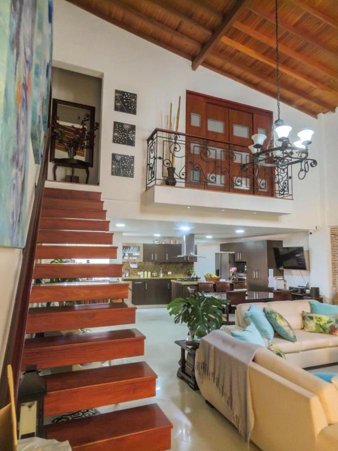 Edificio Santo Tomas By Morada Bros.