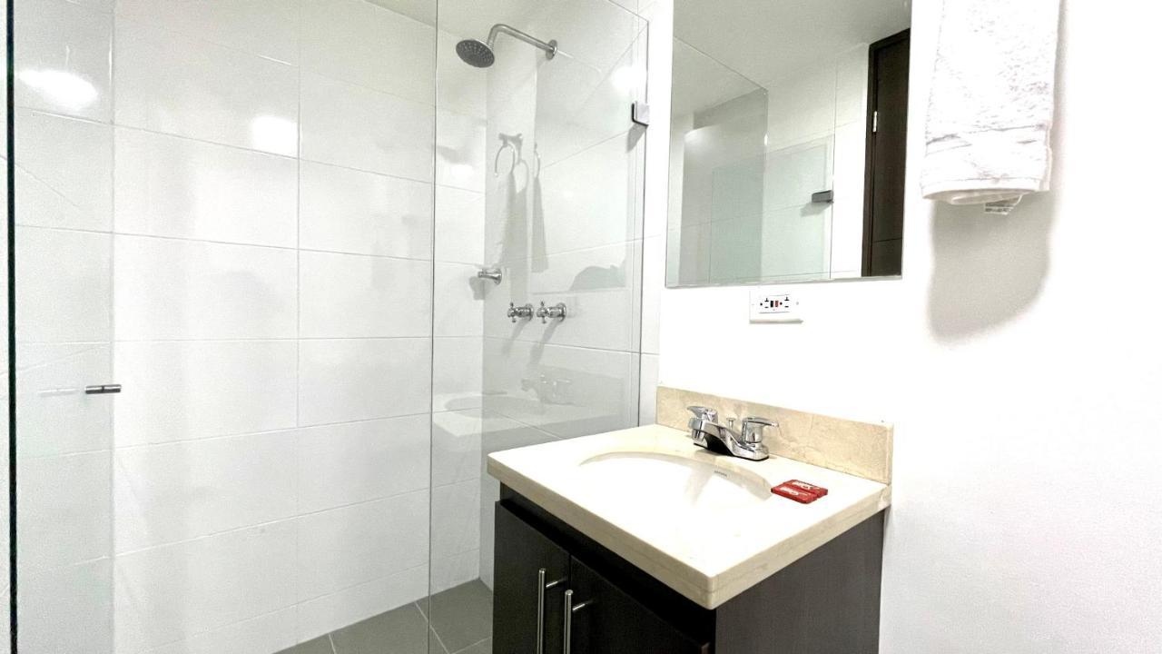 Aparthotel Moderno En Conquistadores, Excelente Ubicacion Medellin