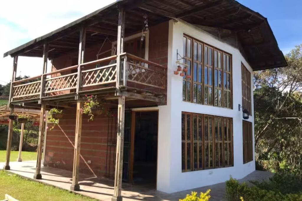 Santa Elena. Refugio De Luz Medellín