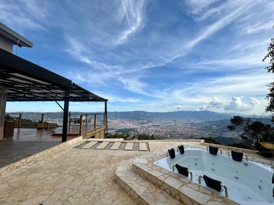 La Pergola, En San Cristobal * Medellín