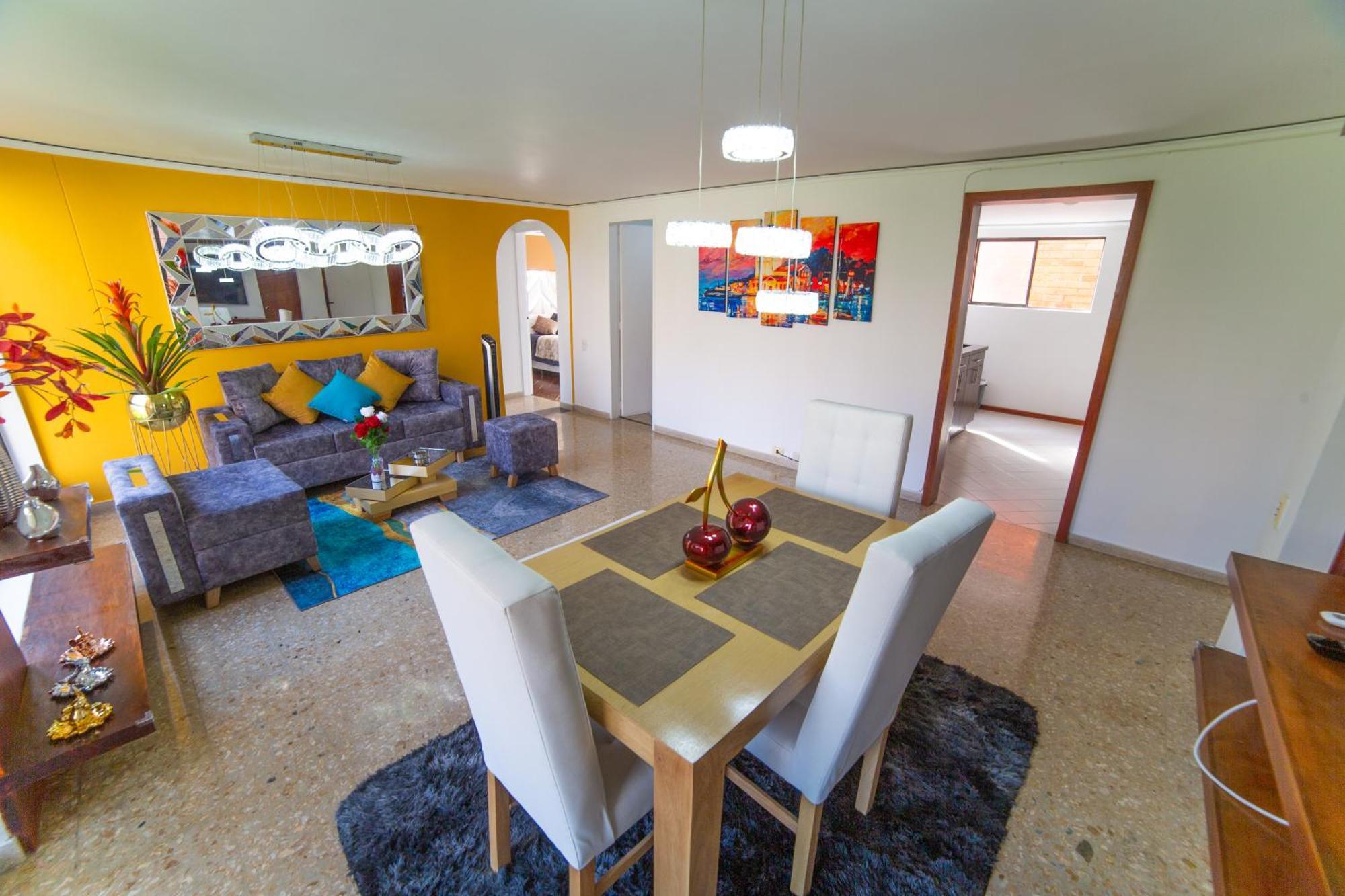 Apartamento Floor W/balcony In El Poblado *