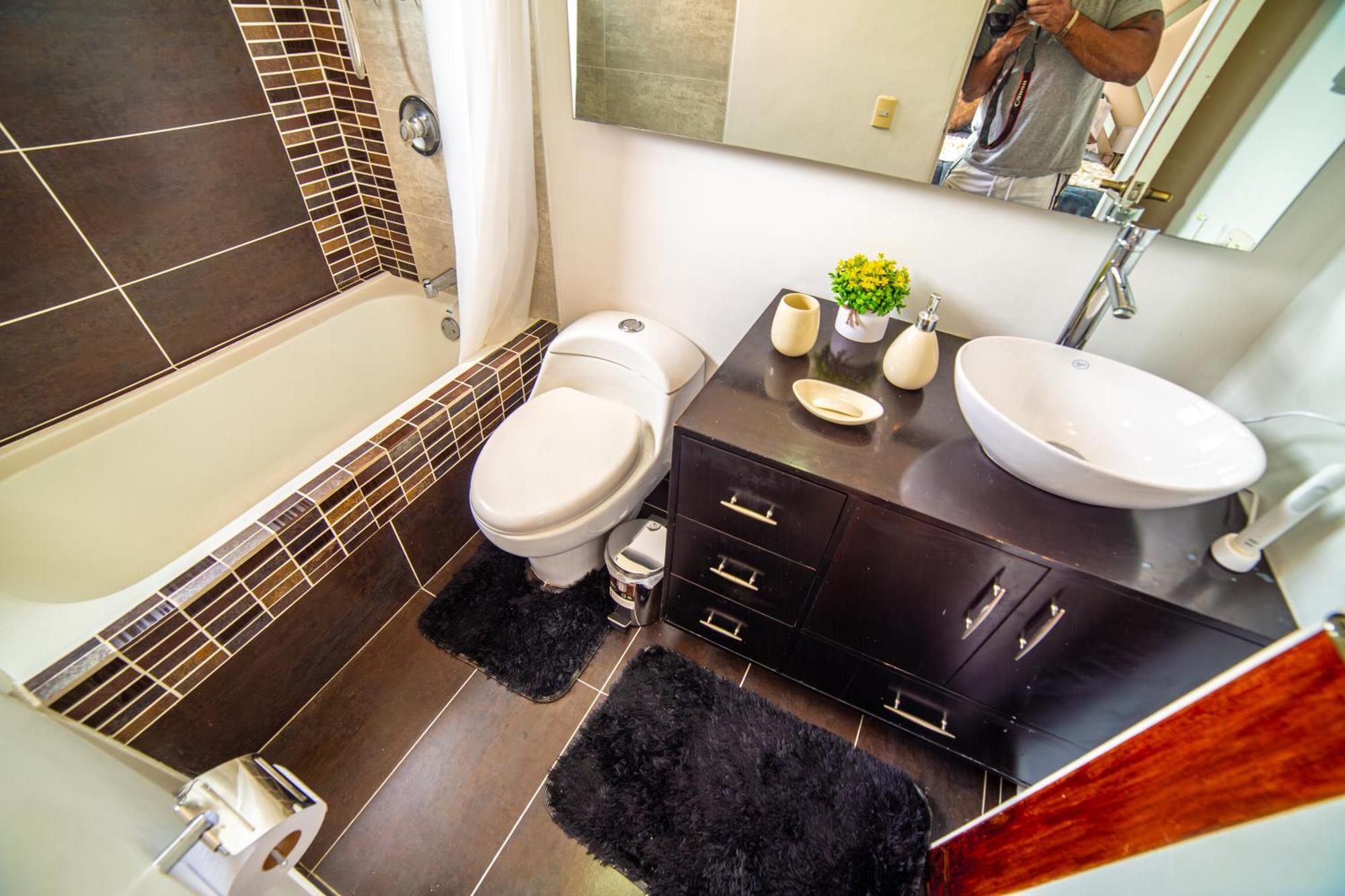 Floor W/balcony In El Poblado *