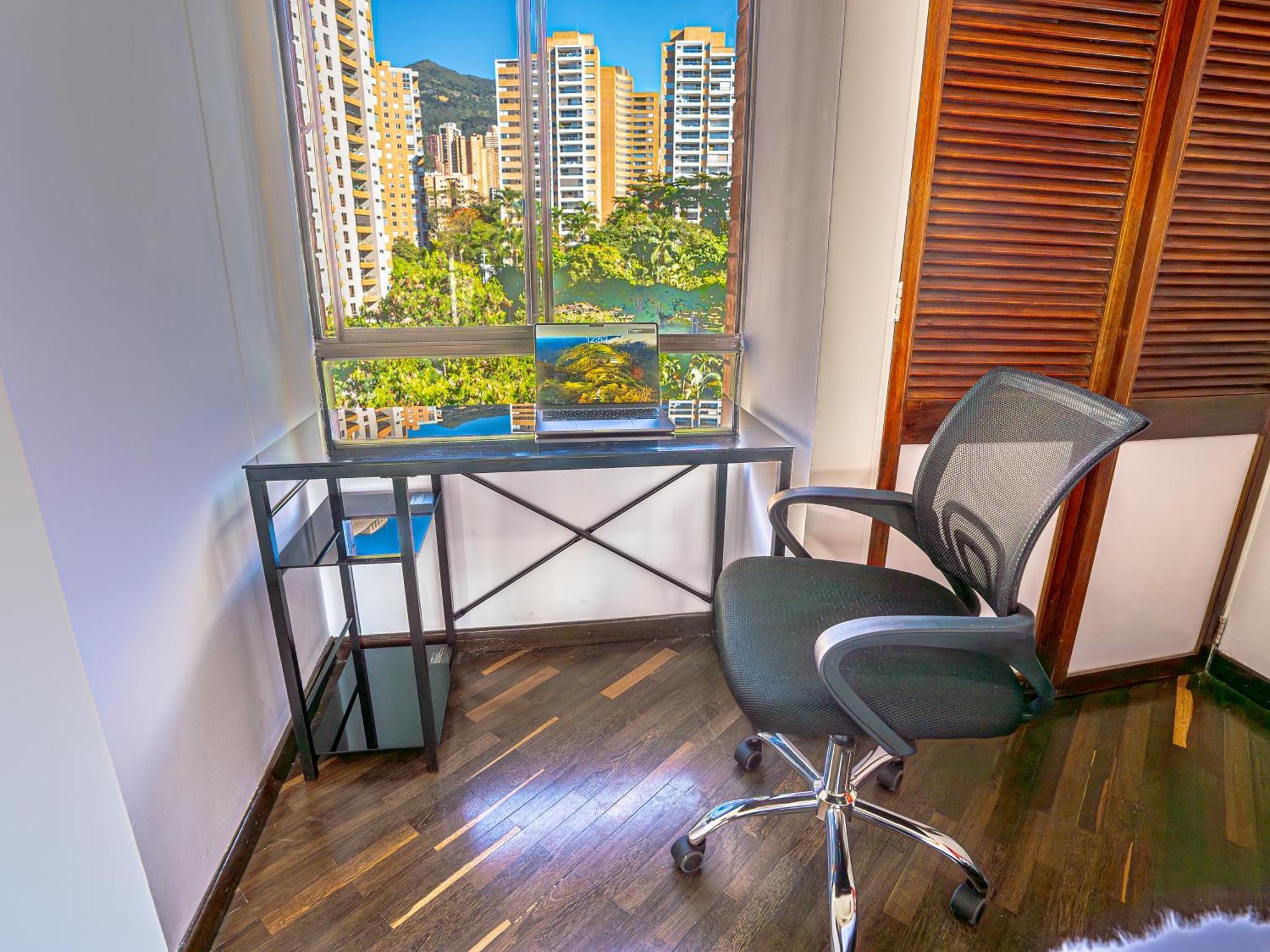 Floor W/balcony In El Poblado Apartamento Medellín